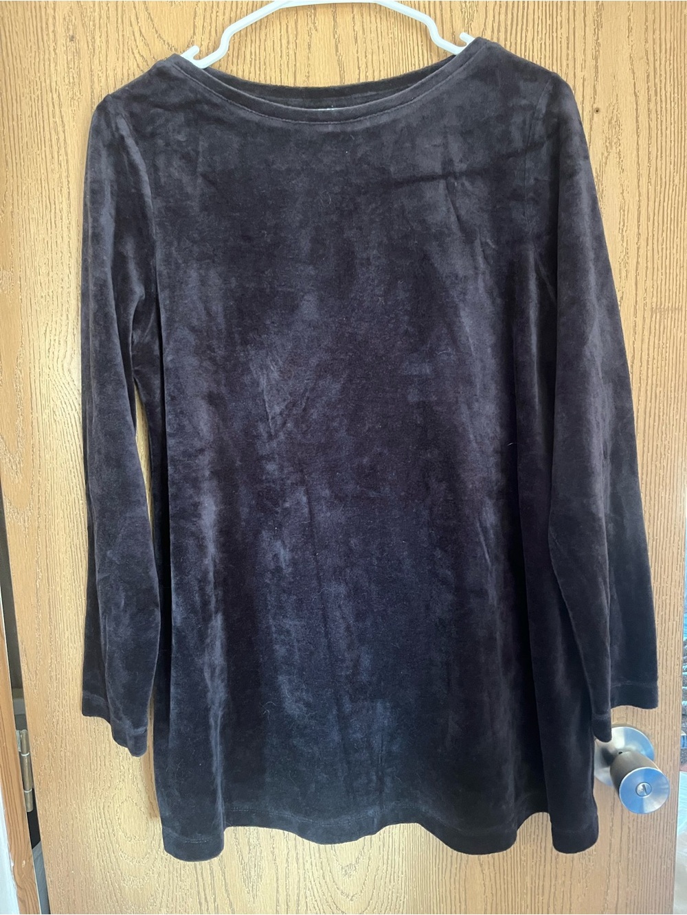 Purejill black round neck velvet top M